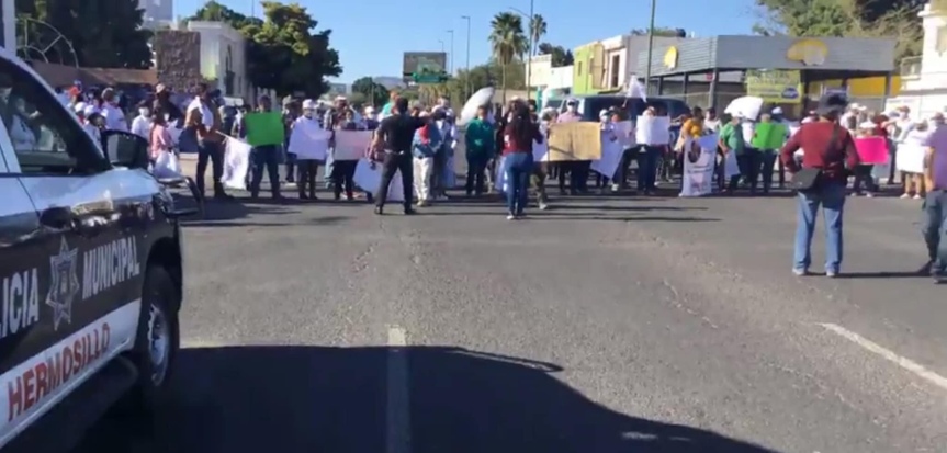 Toman oficinas de Morena en Sonora, protestan por simulaciones de encuestas