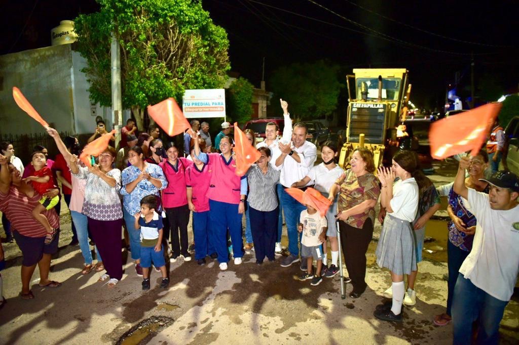 Cumple Toño Astiazarán a familias de la Ignacio Altamirano con arranque de pavimentación